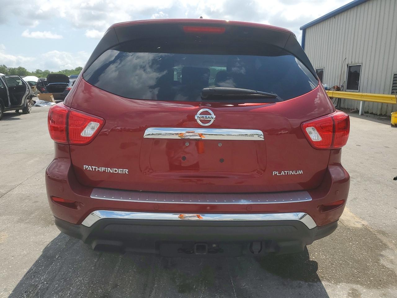 Nissan Pathfinder Platinum