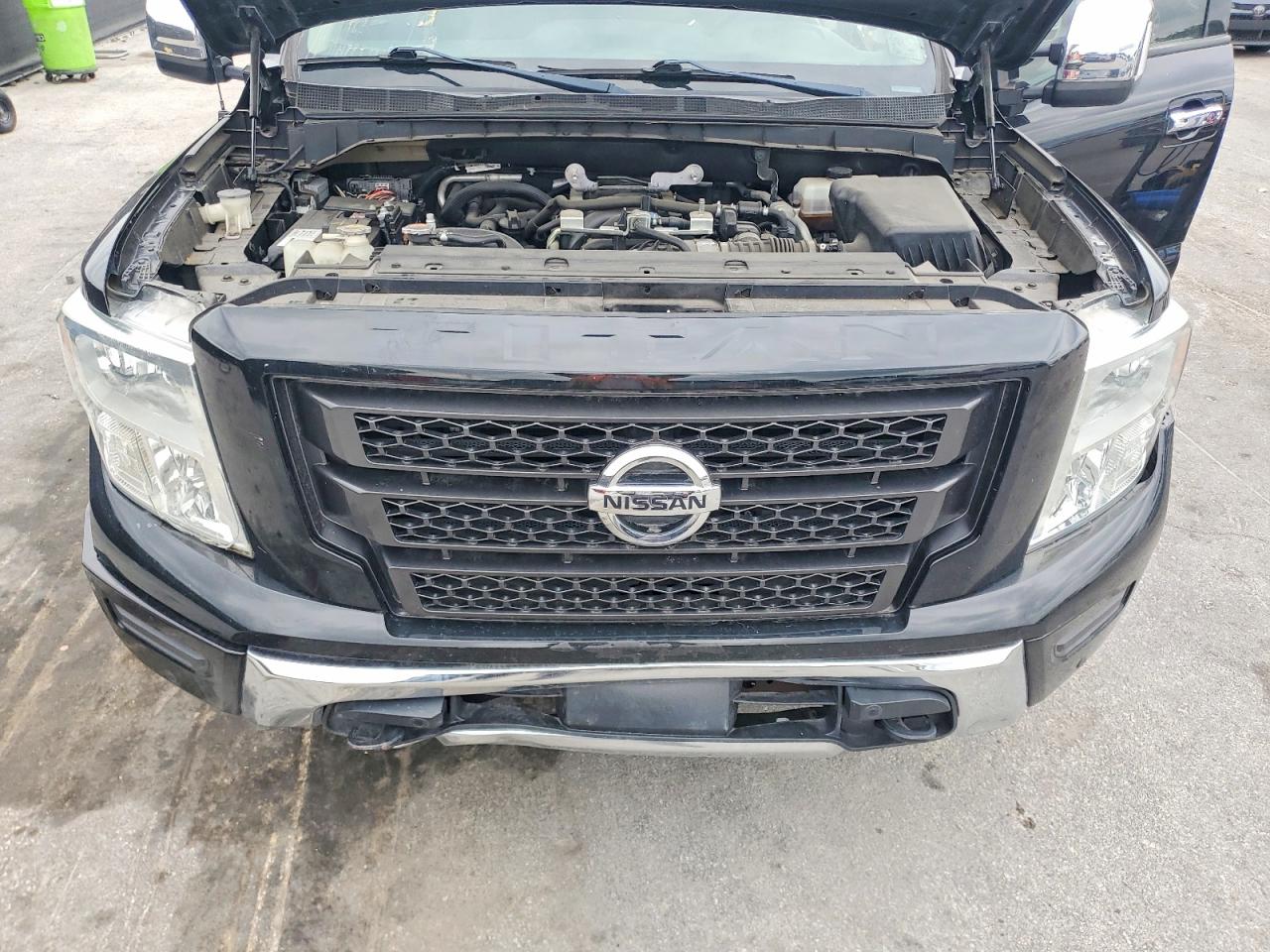 Nissan Titan Sv