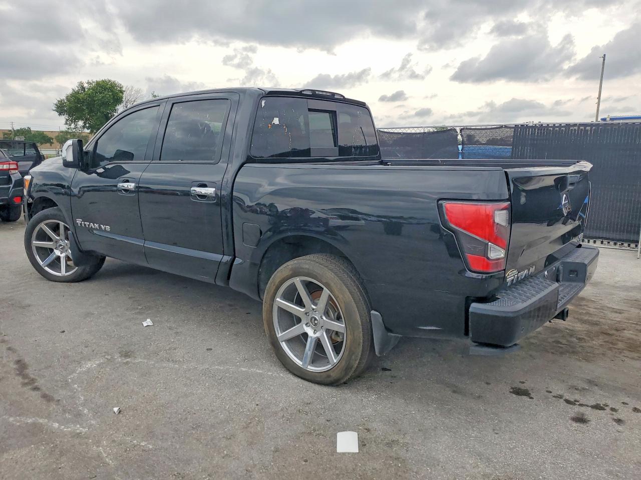 Nissan Titan Sv