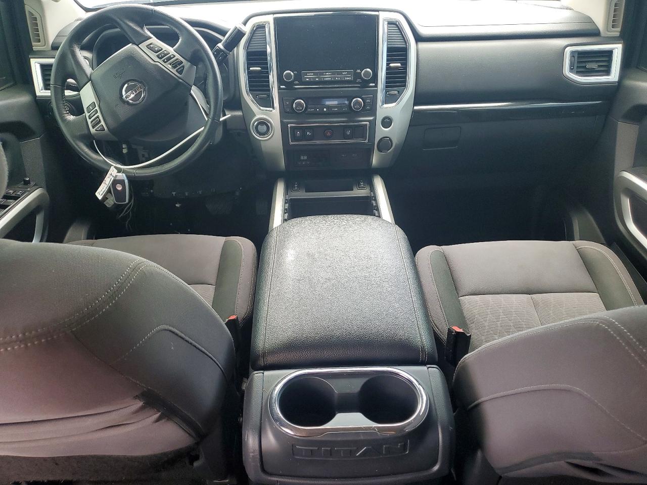 Nissan Titan Sv
