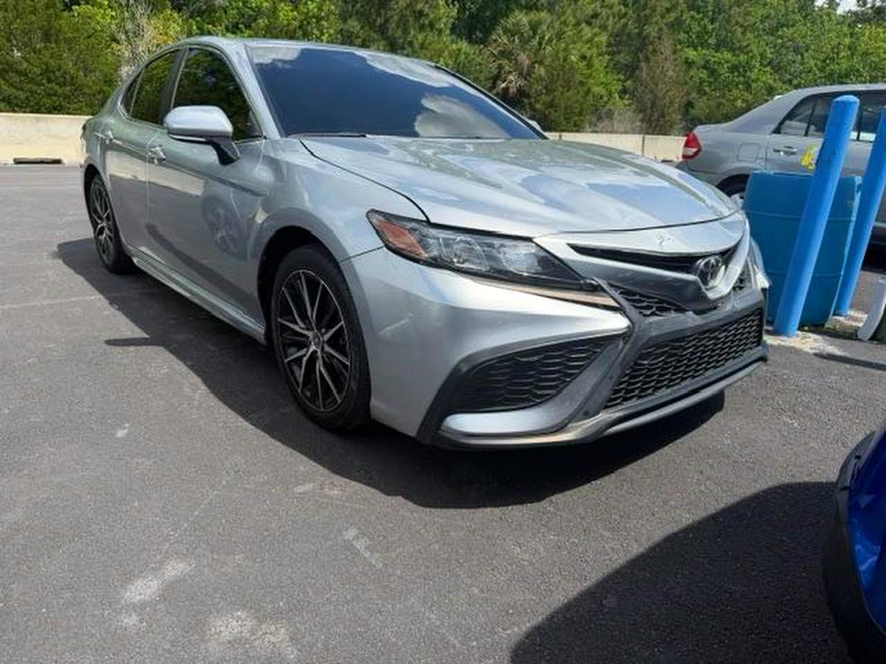 Salvage Toyota Camry Image