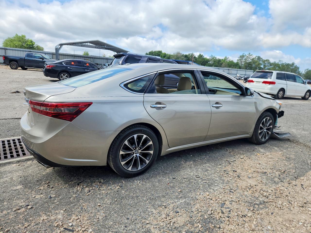 Toyota Avalon Xle