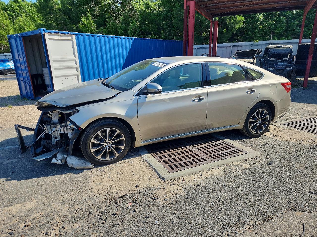 Salvage Toyota Avalon Image