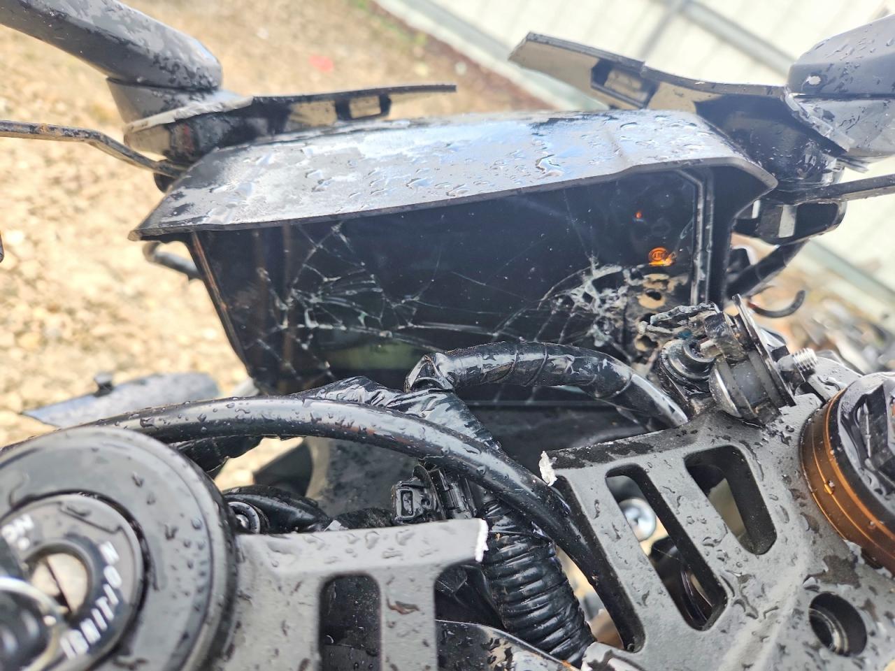 Yamaha Yzf890
