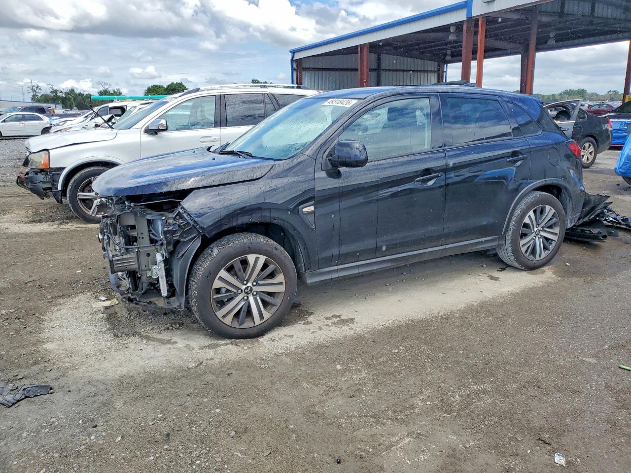 Salvage Mitsubishi Outlander Image