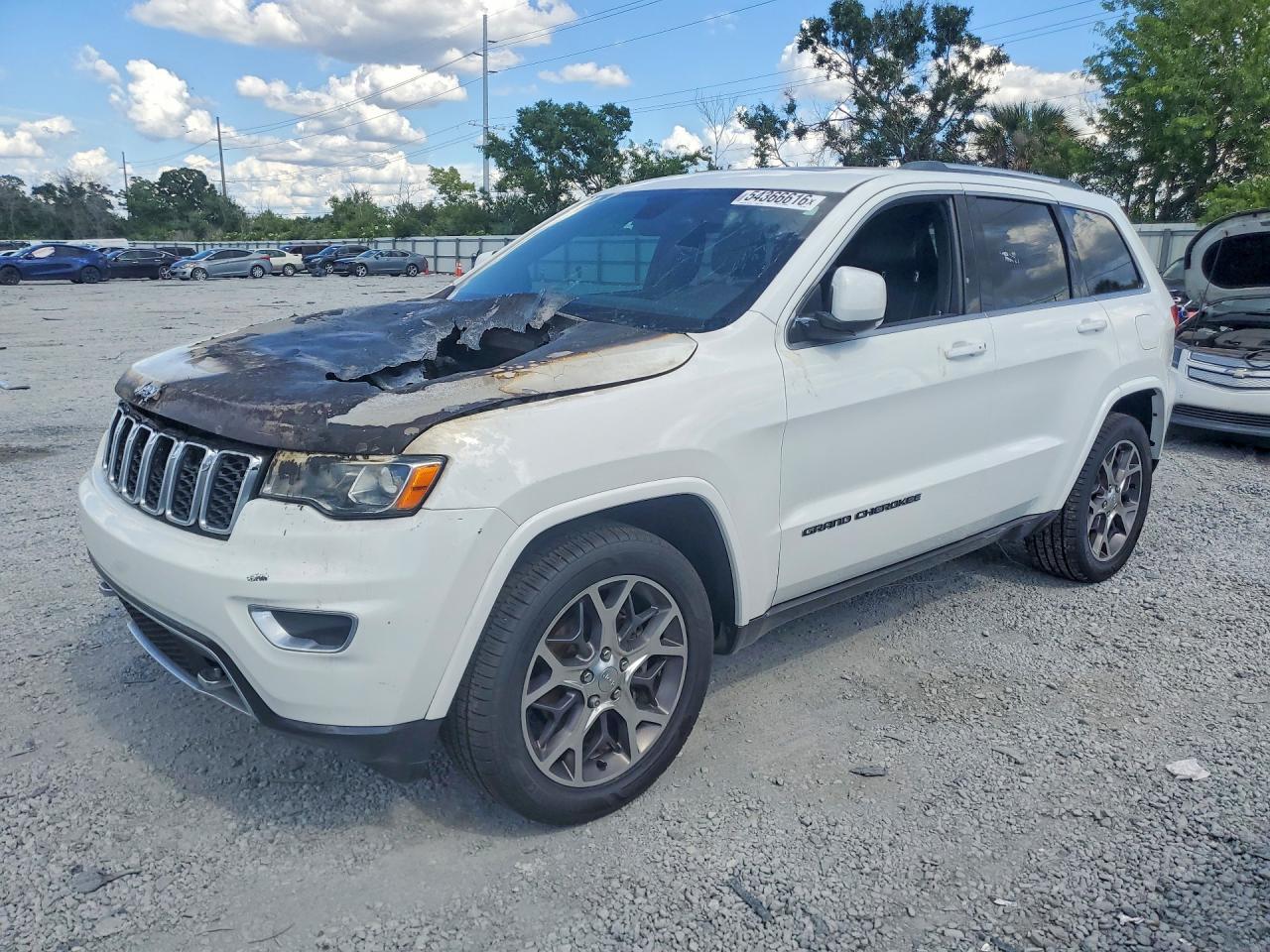 Salvage Jeep Cherokee Image