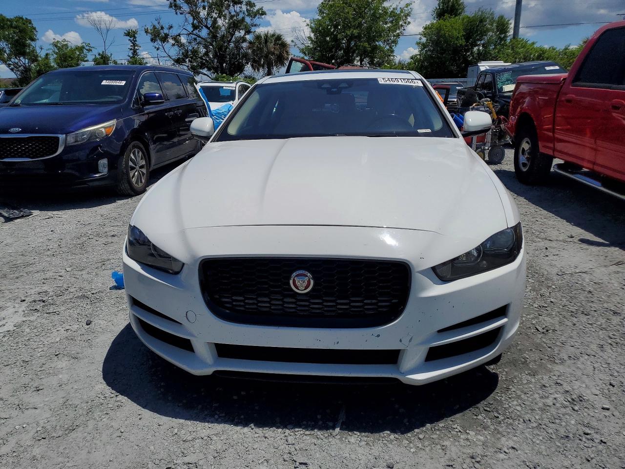 Jaguar XE Premium