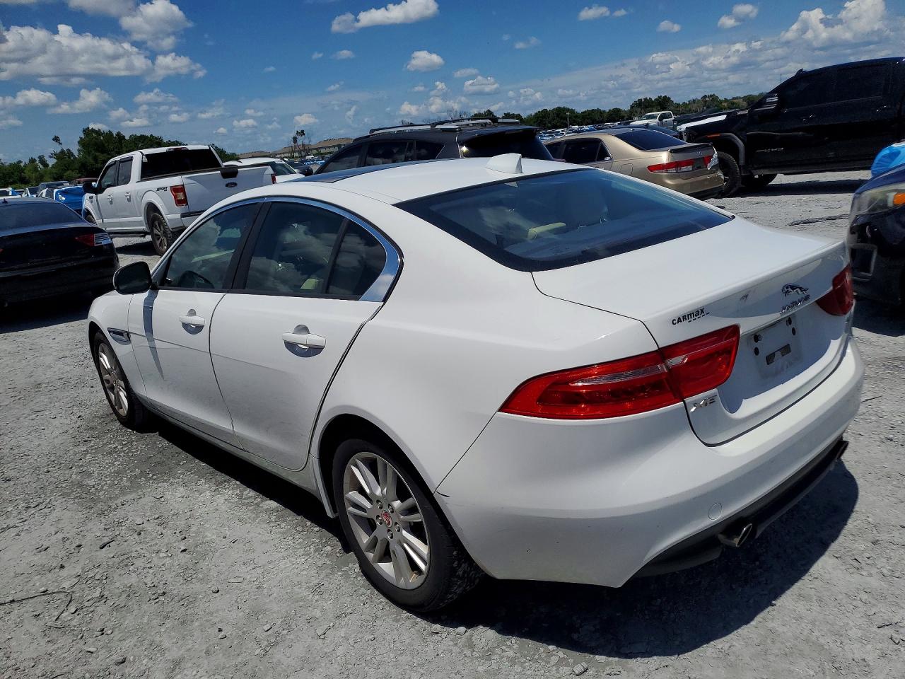 Jaguar XE Premium