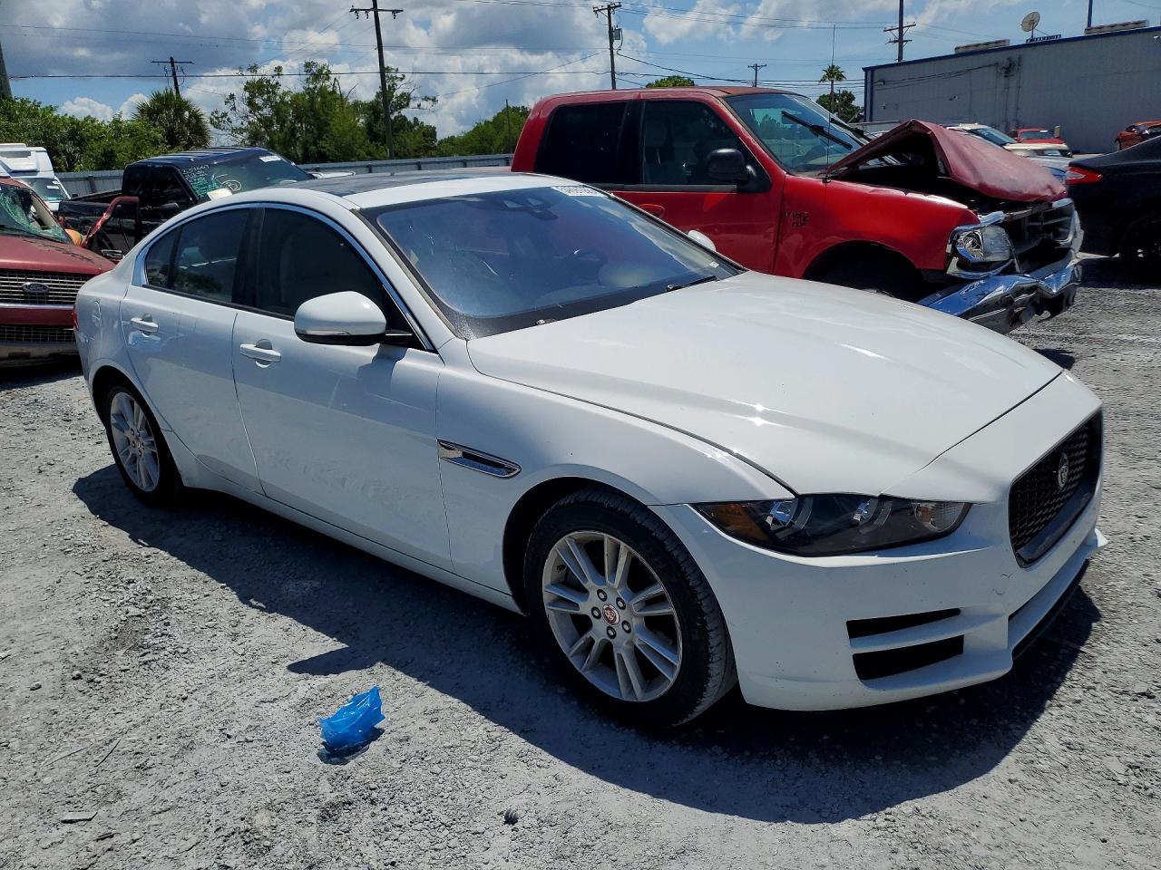 Jaguar XE Premium