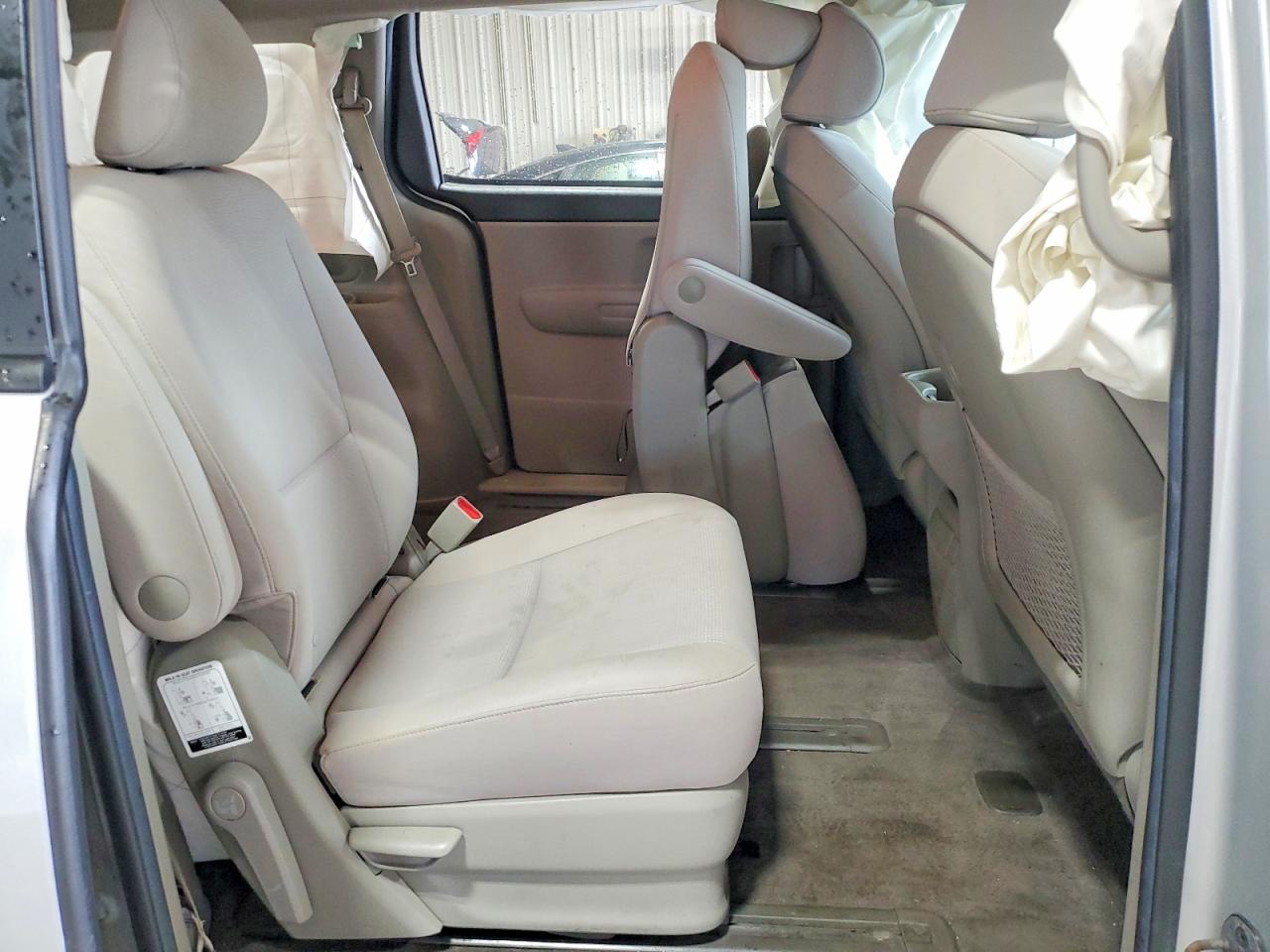 Kia Sedona L