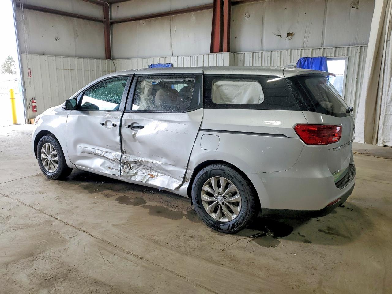 Kia Sedona L