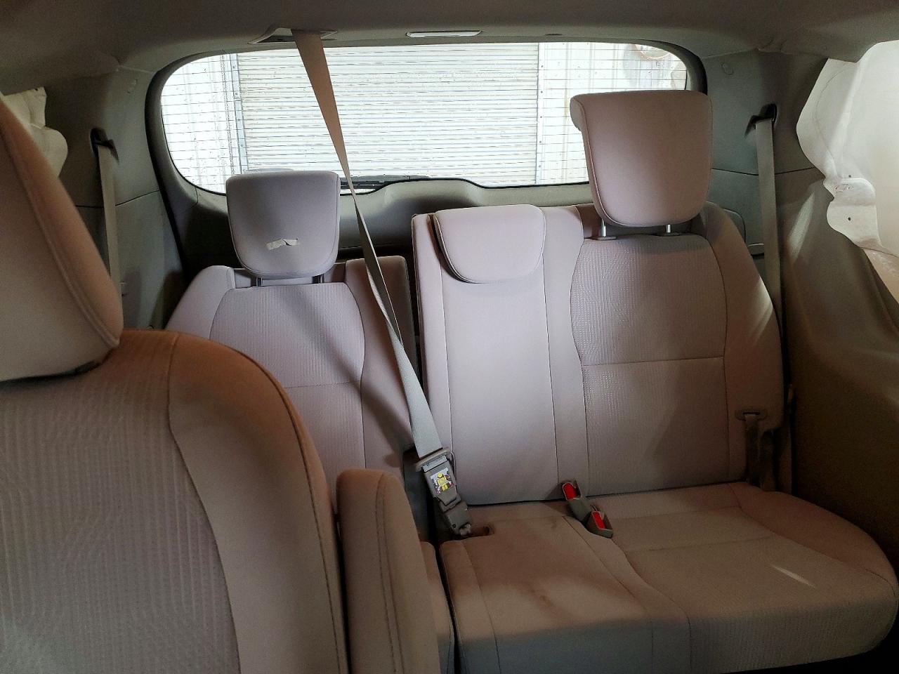Kia Sedona L