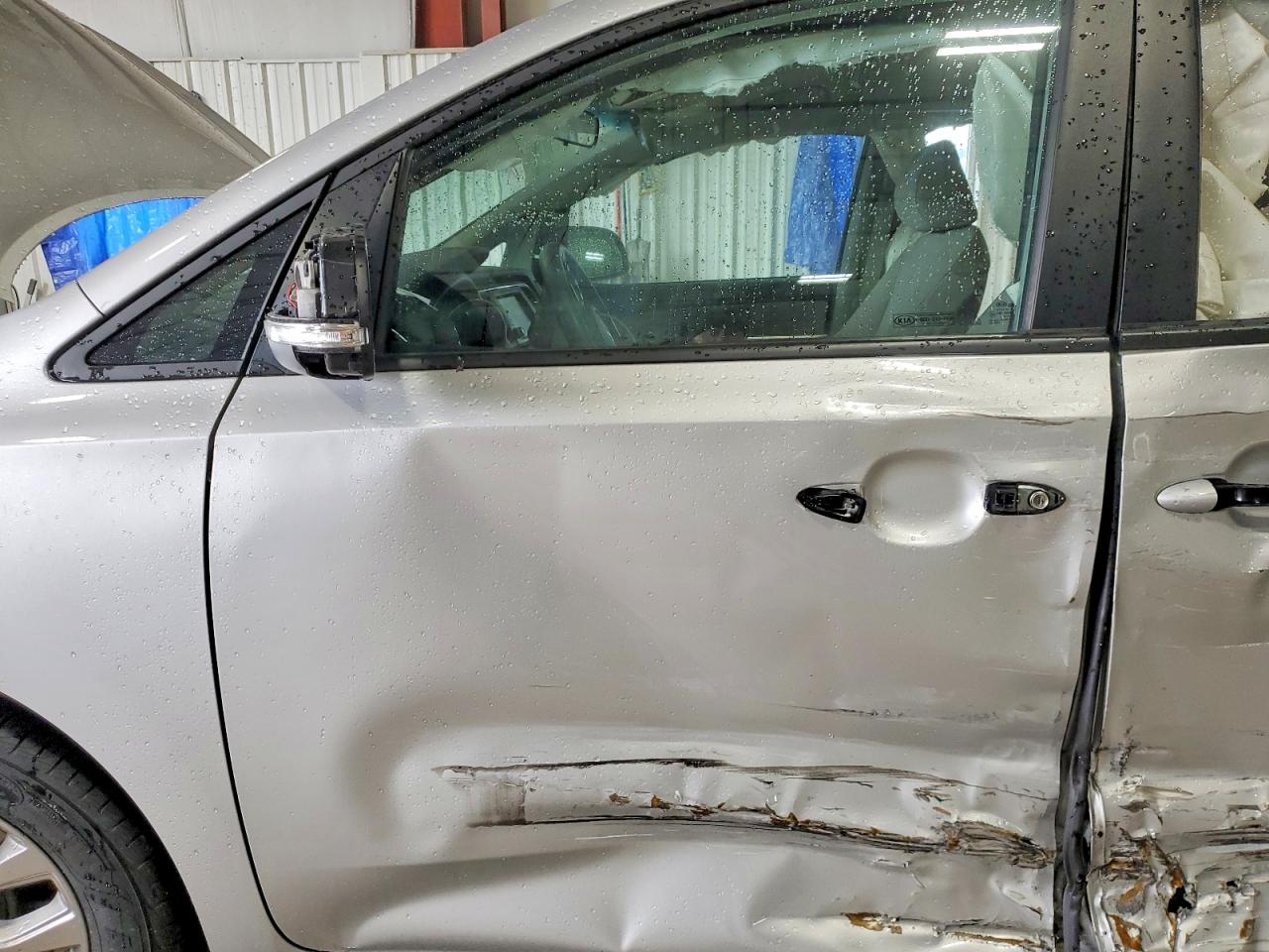 Kia Sedona L