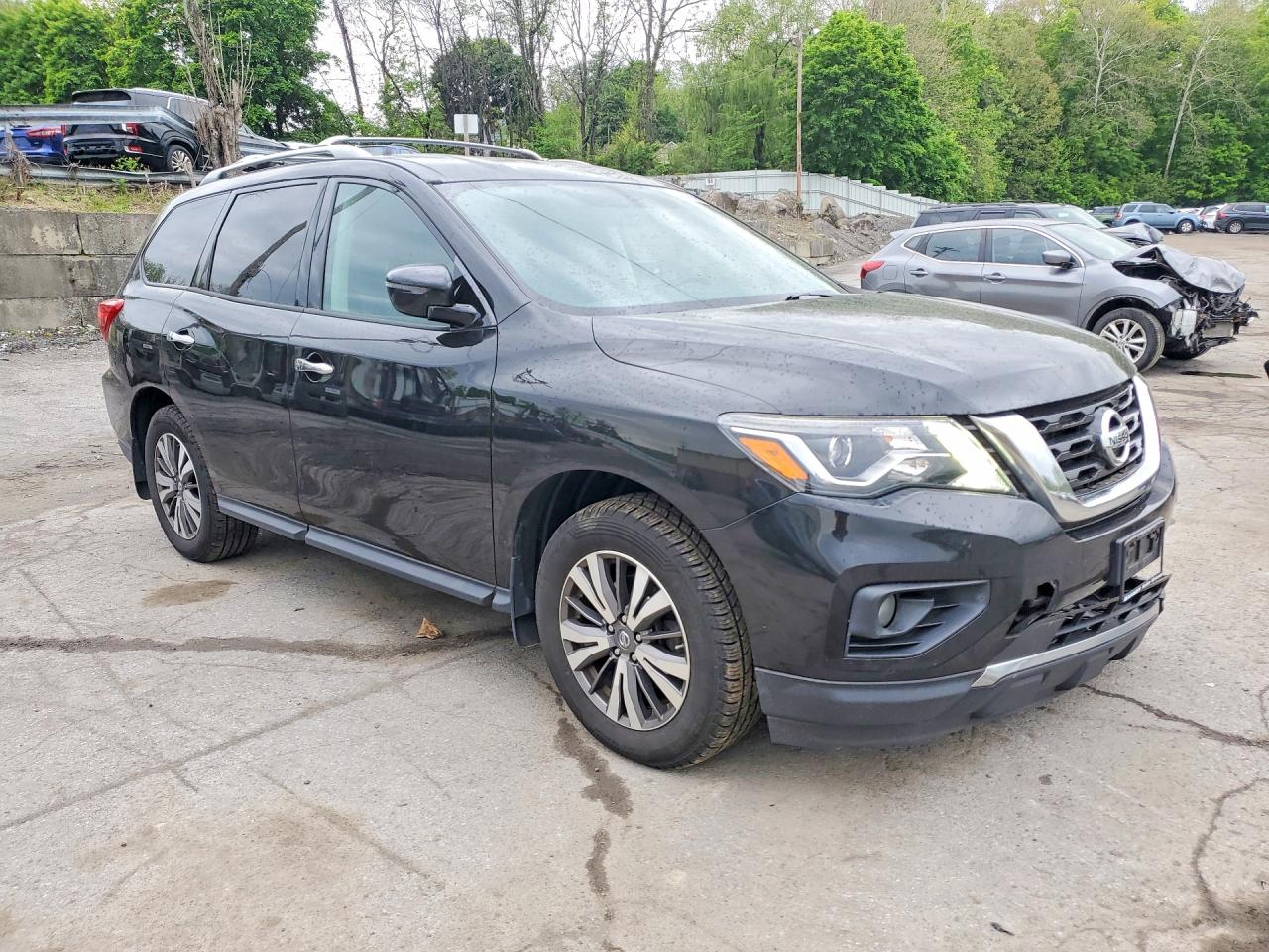 Nissan Pathfinder Sv