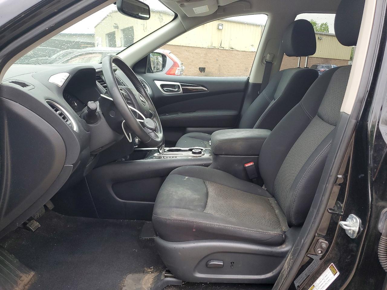 Nissan Pathfinder Sv