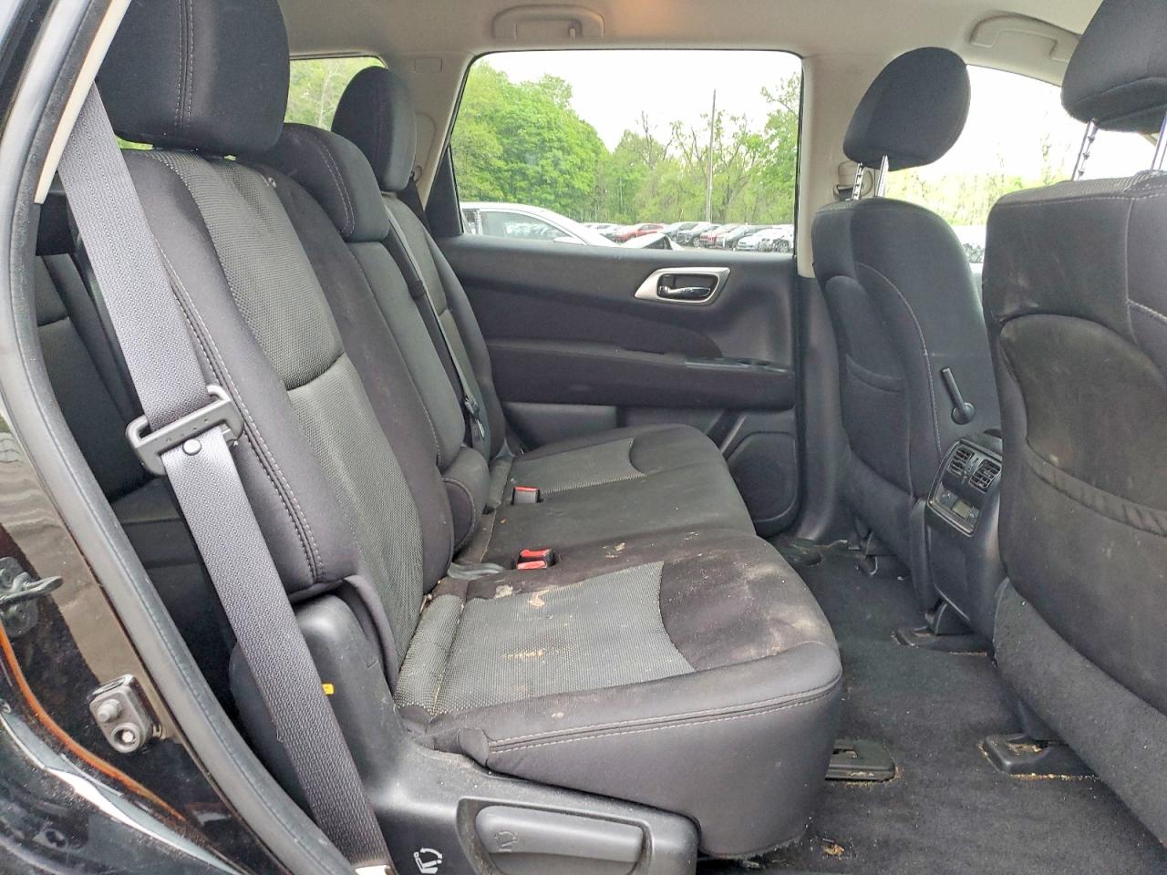 Nissan Pathfinder Sv