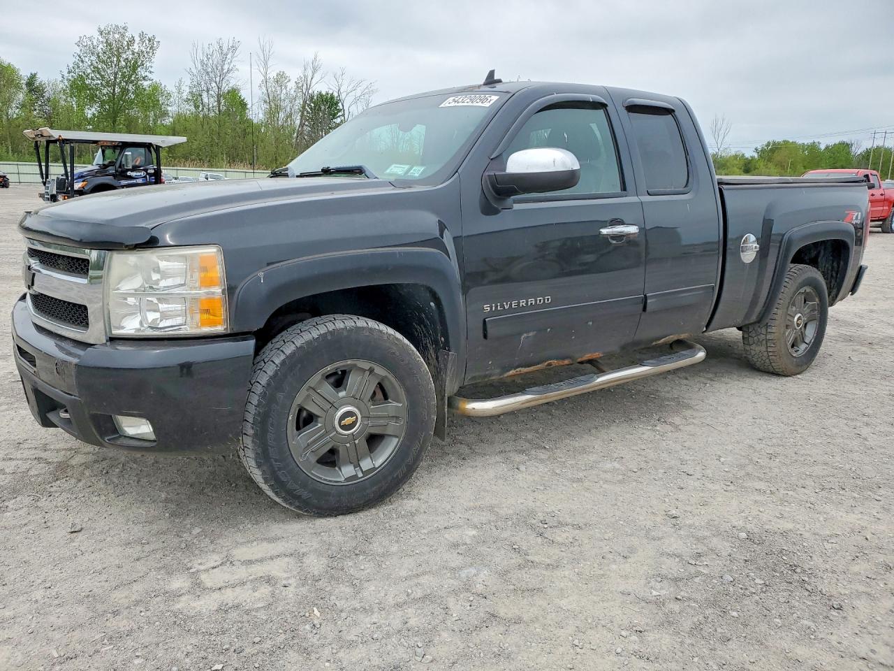 Salvage Chevrolet Silverado Image