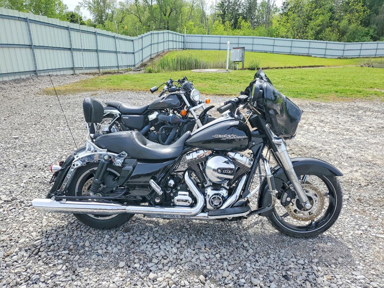 Salvage Harley-Davidson Fl Image