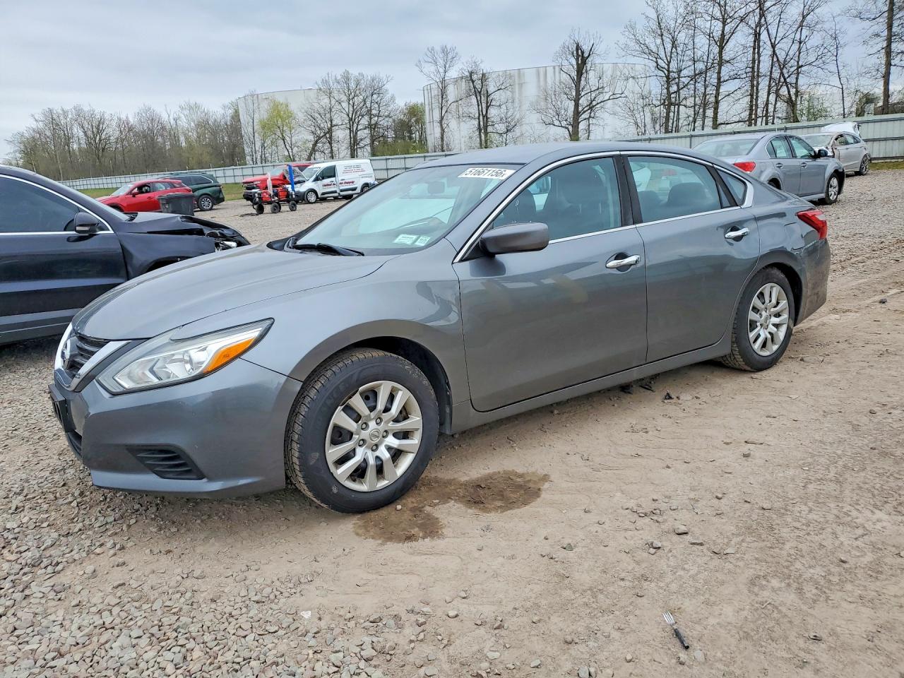 Salvage Nissan Altima Image