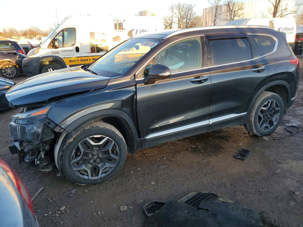 Salvage Hyundai SANTA FE Image