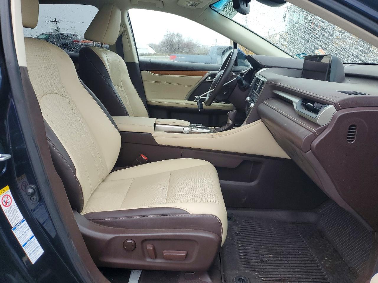 Lexus RX Base