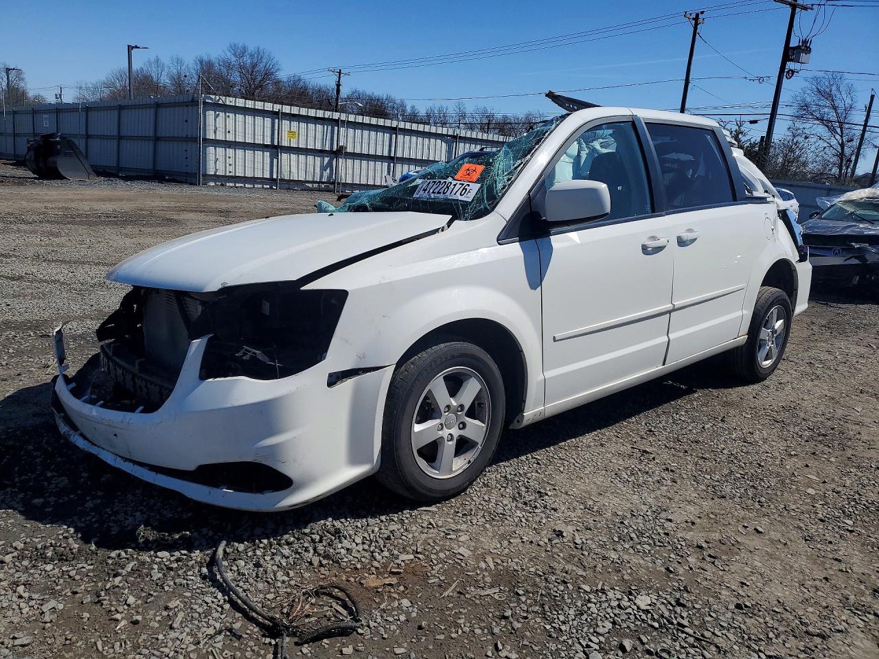 Salvage Dodge Caravan Image