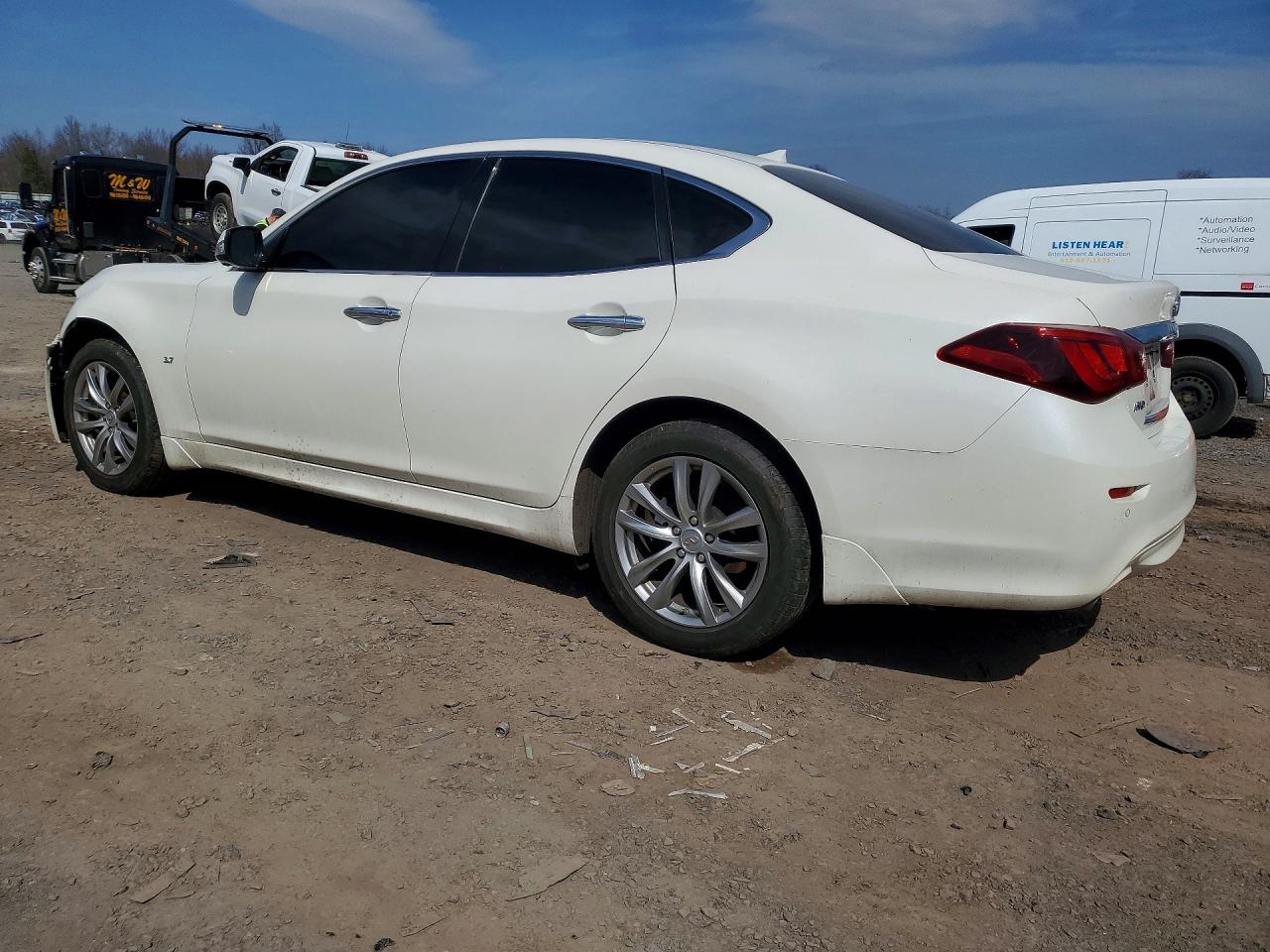 INFINITI Q70 3.7 Luxe