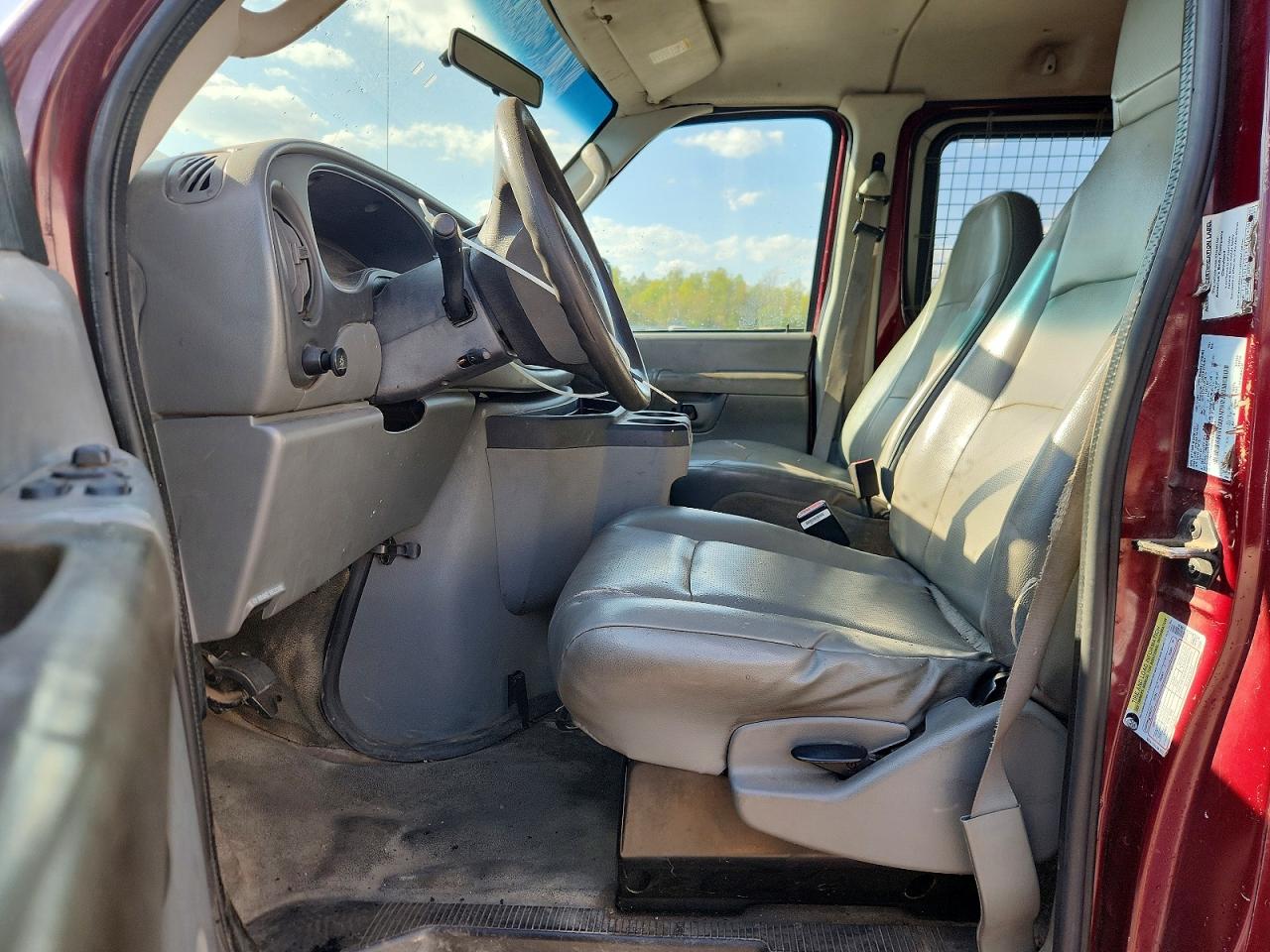 Ford Econoline E250 Van
