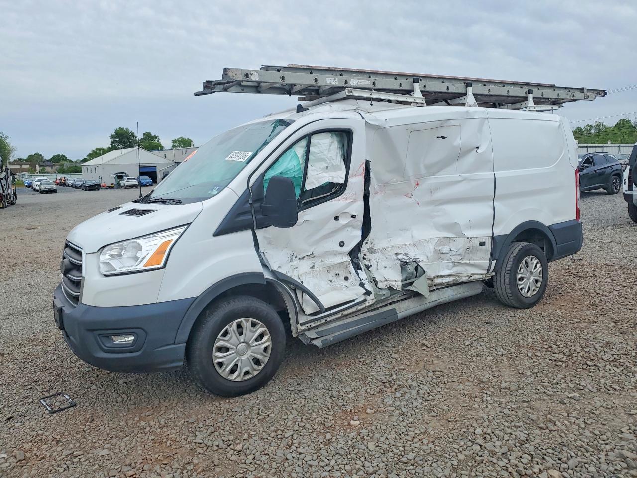 Salvage Ford Transit Image