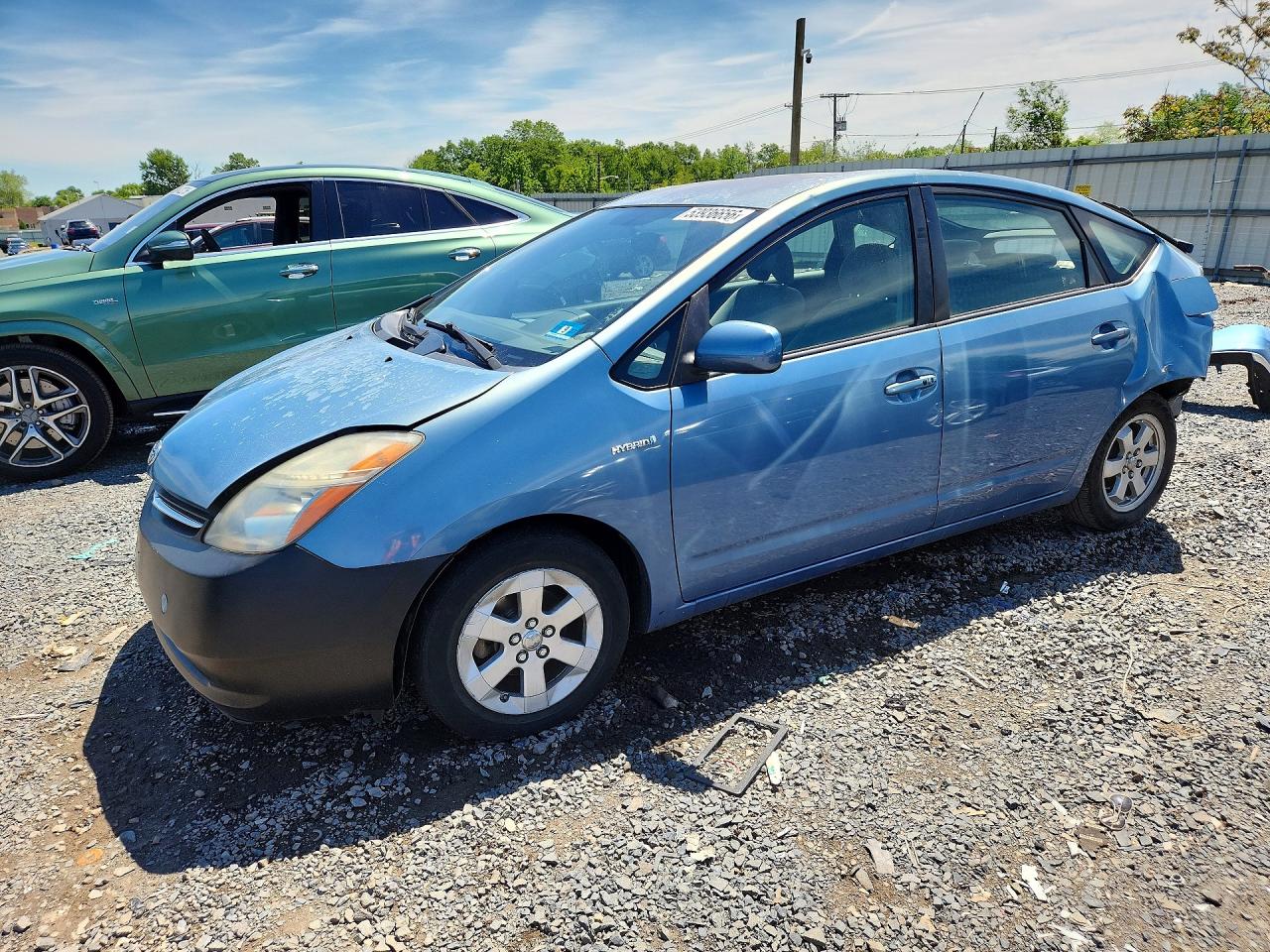 Salvage Toyota Prius Image