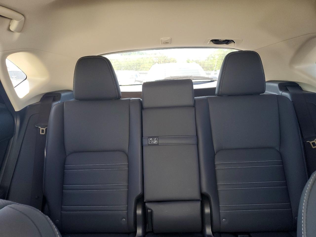 Lexus NX Base