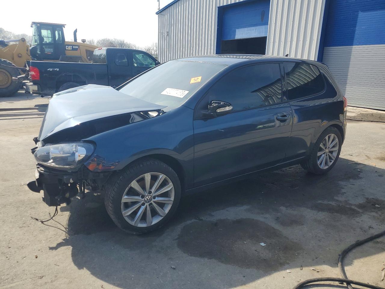 Salvage Volkswagen Golf Image