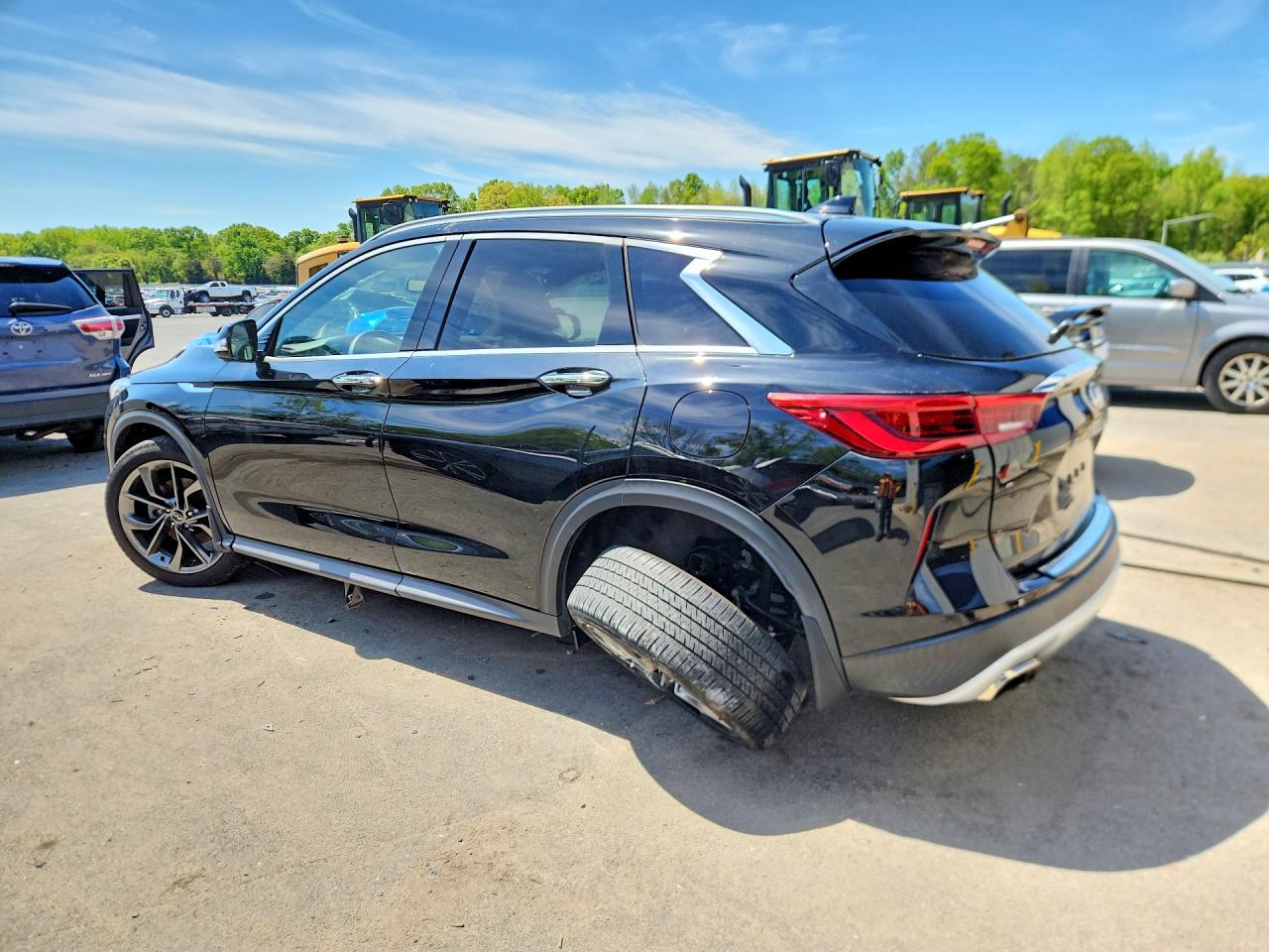 INFINITI Qx Essential