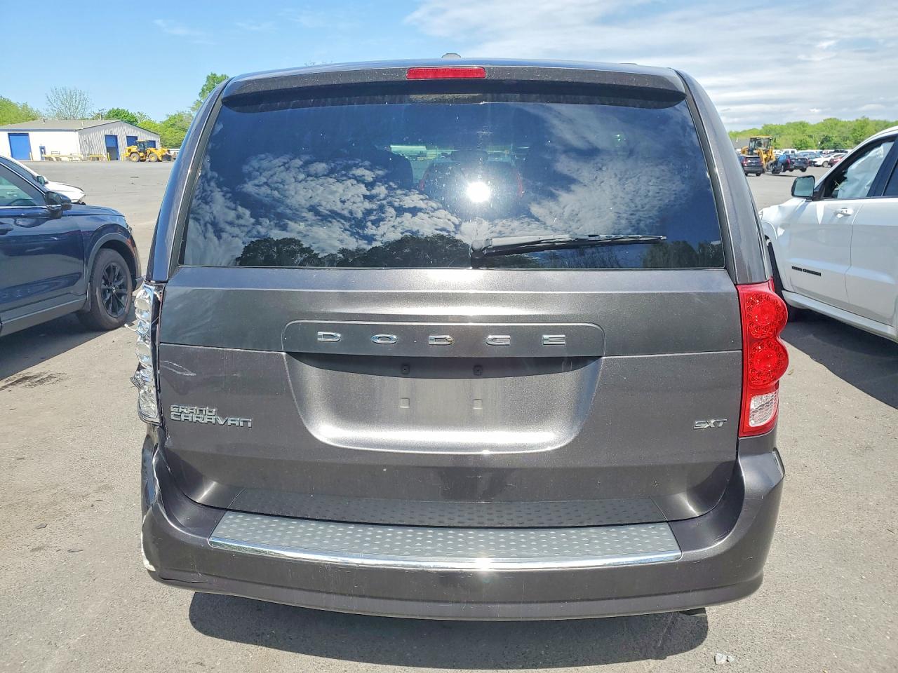 Dodge Caravan Sxt