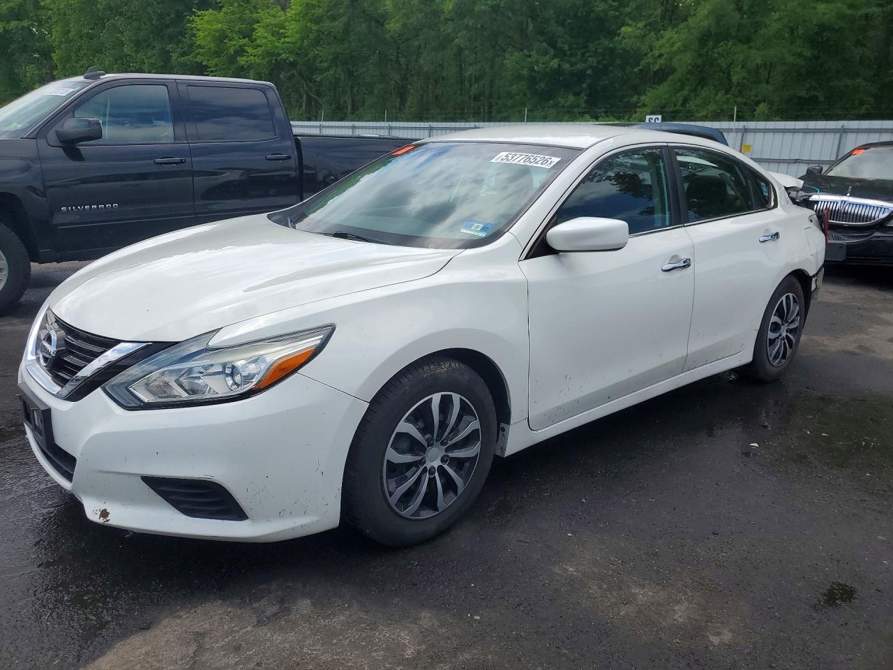 Salvage Nissan Altima Image