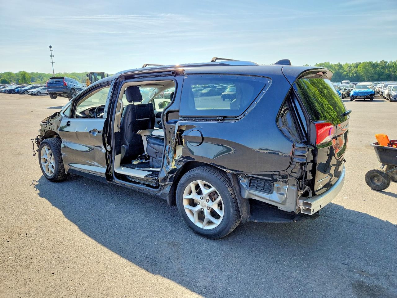 Chrysler Pacifica Touring L Plus