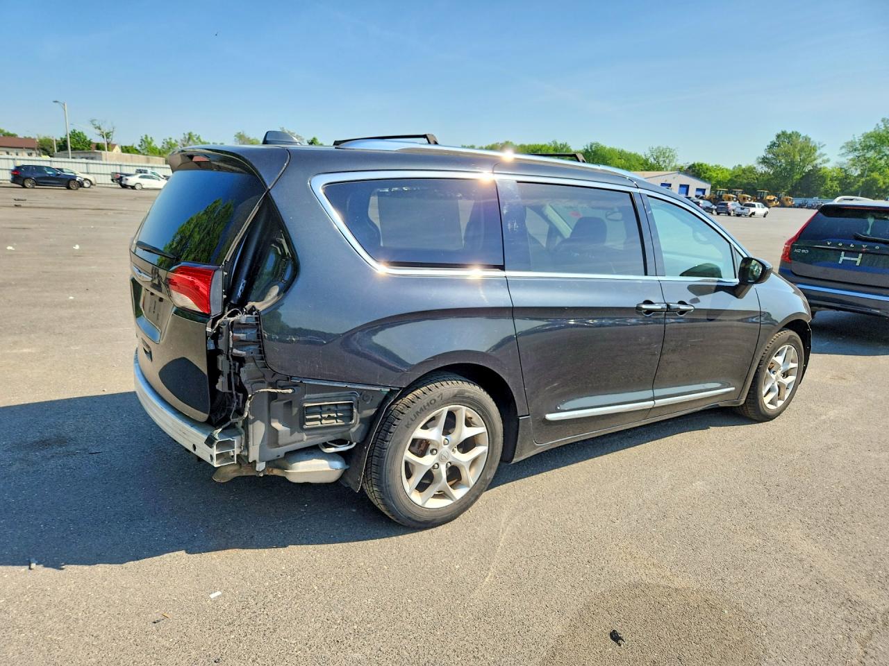 Chrysler Pacifica Touring L Plus