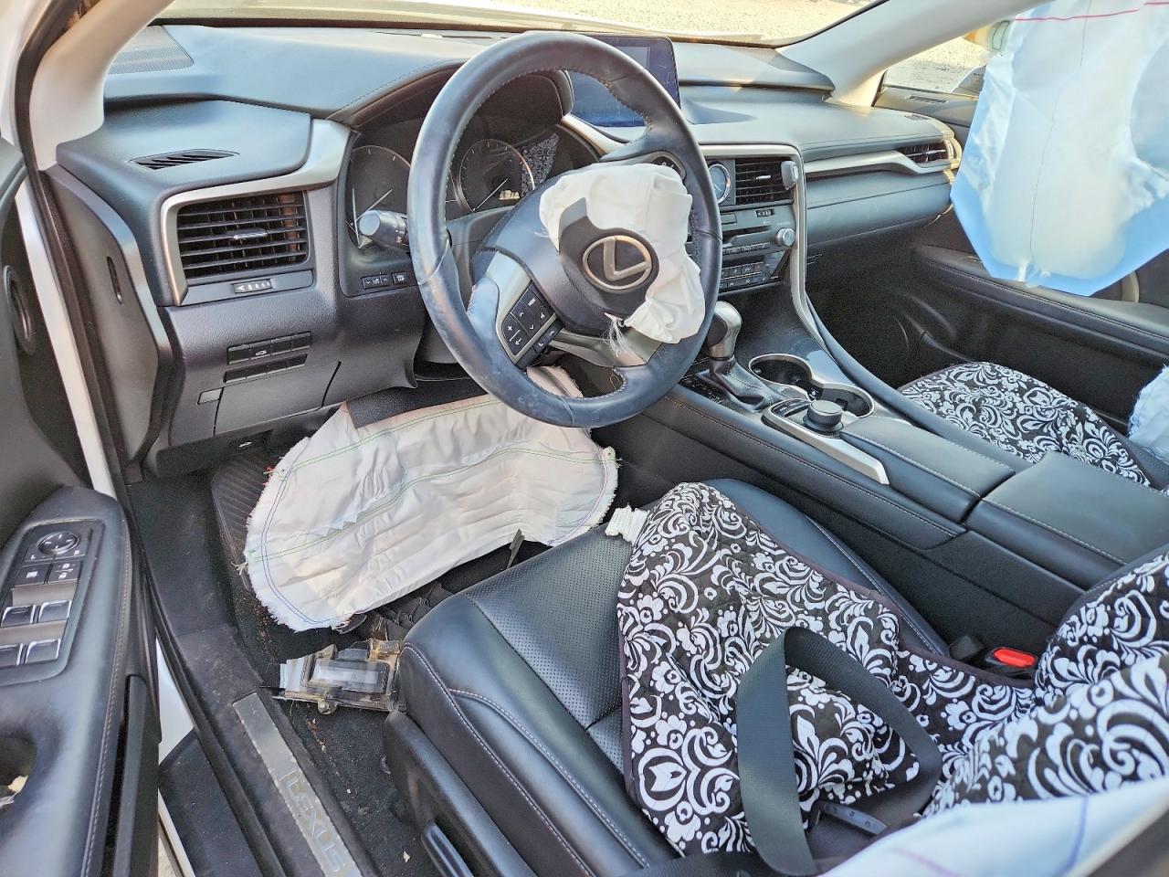 Lexus RX Base