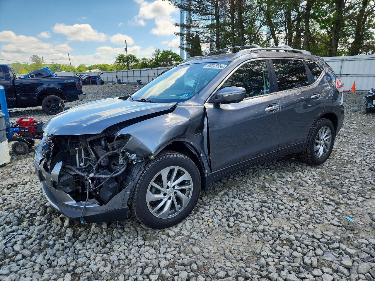 Salvage Nissan Rogue Image