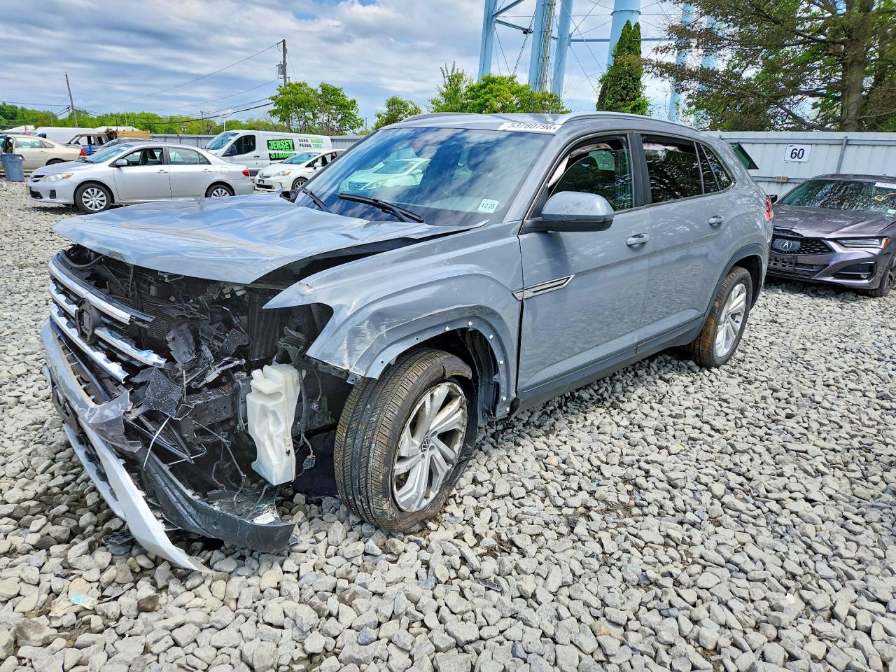Salvage Volkswagen Atlas Image