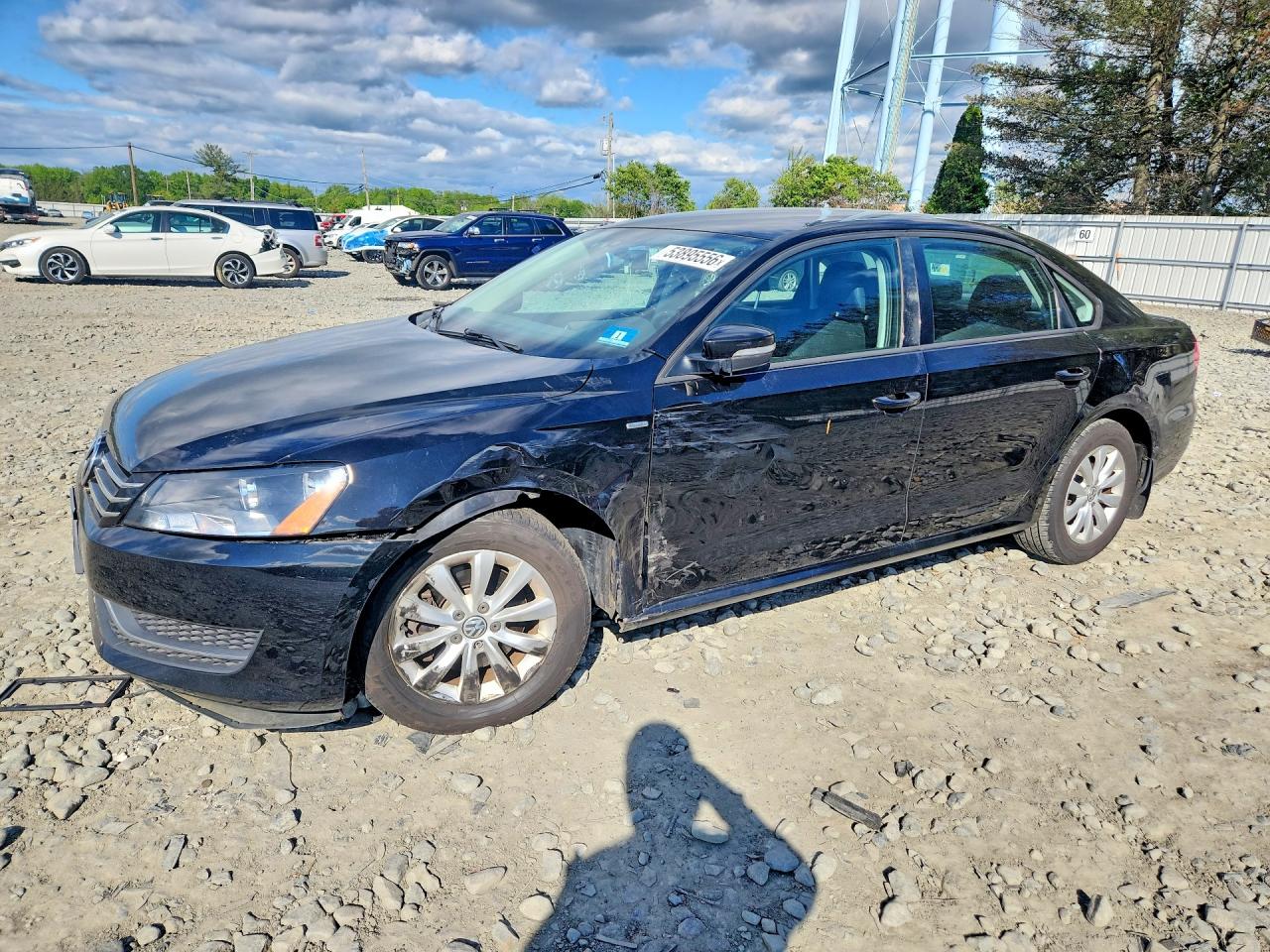 Salvage Volkswagen Passat Image