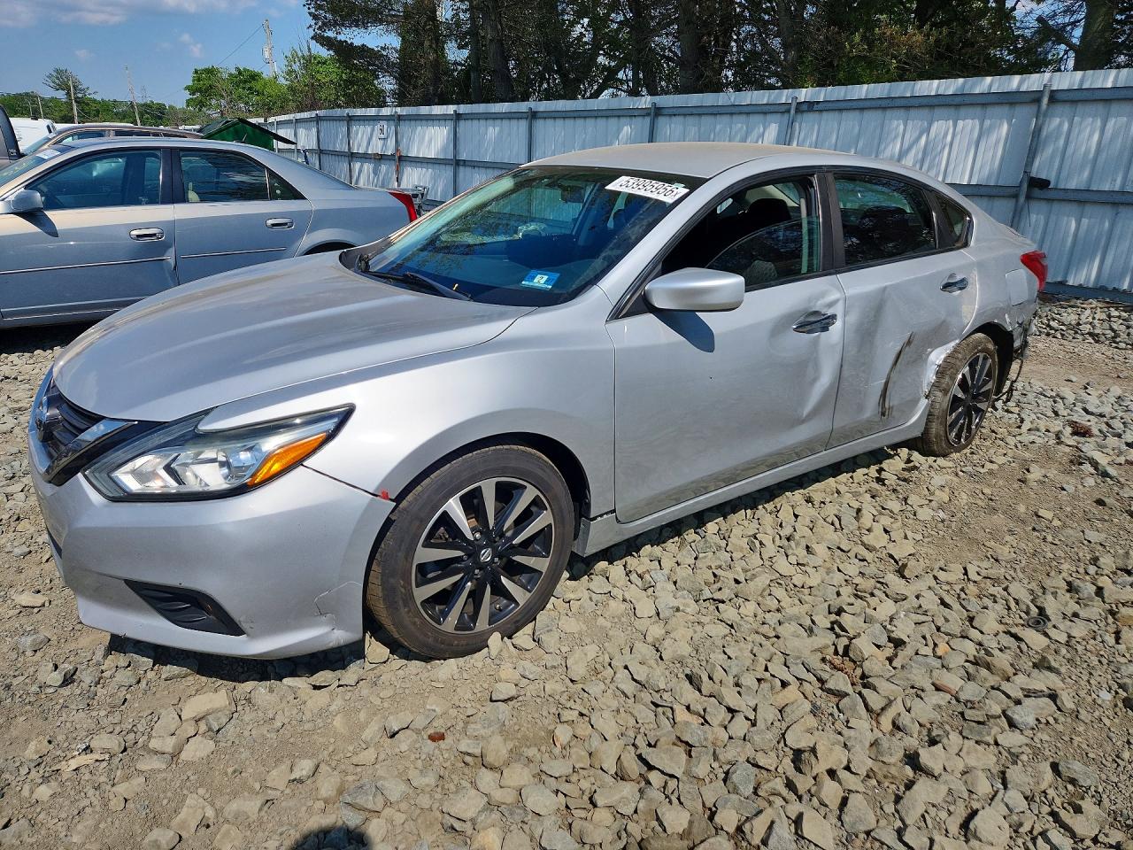 Salvage Nissan Altima Image