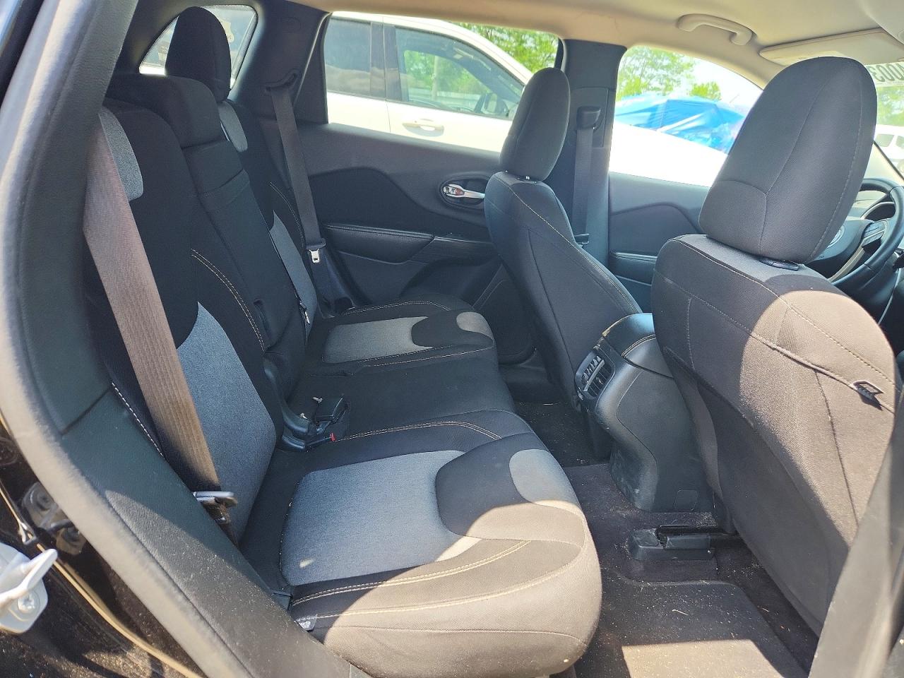 Jeep Cherokee Sport