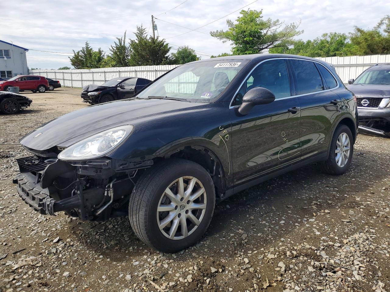 Salvage Porsche Cayenne Image