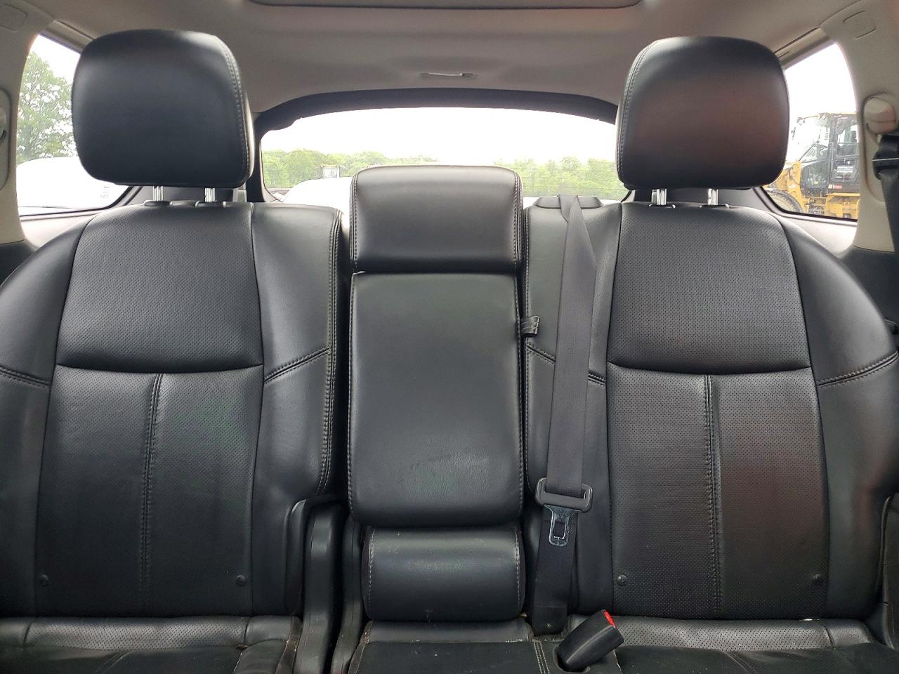 Nissan Pathfinder S