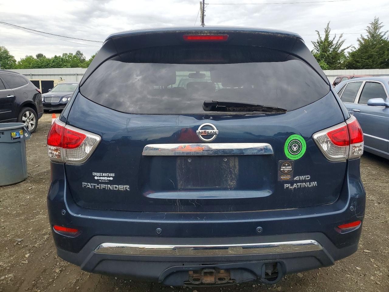 Nissan Pathfinder S