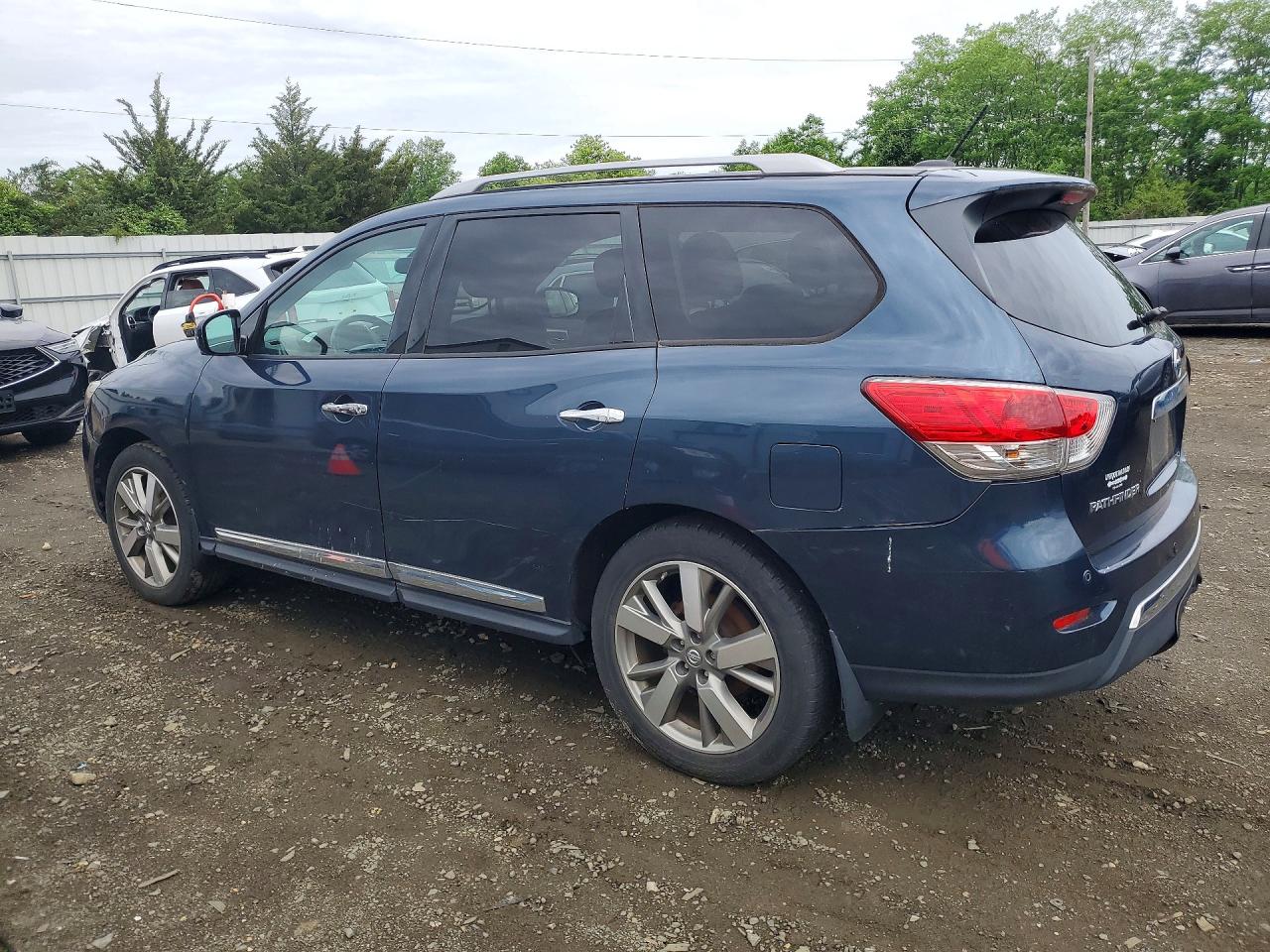 Nissan Pathfinder S