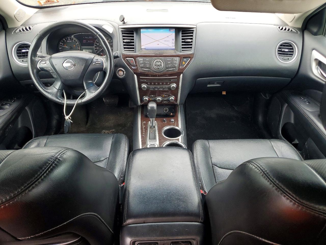 Nissan Pathfinder S