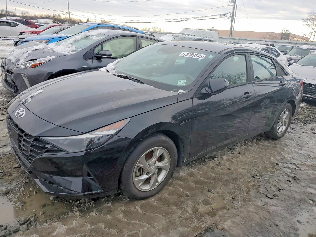Salvage Hyundai ELANTRA Image