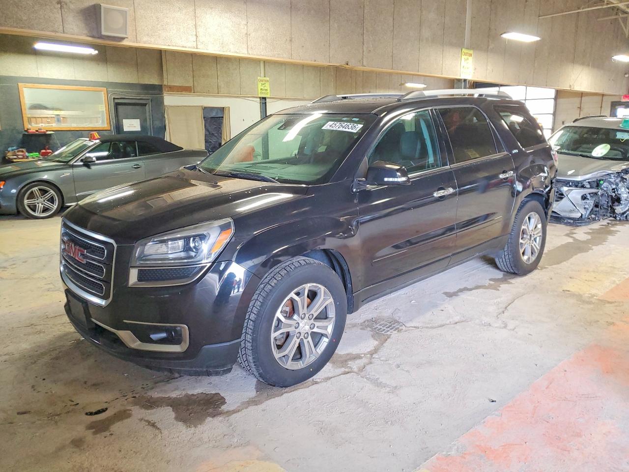 Salvage GMC Acadia Image